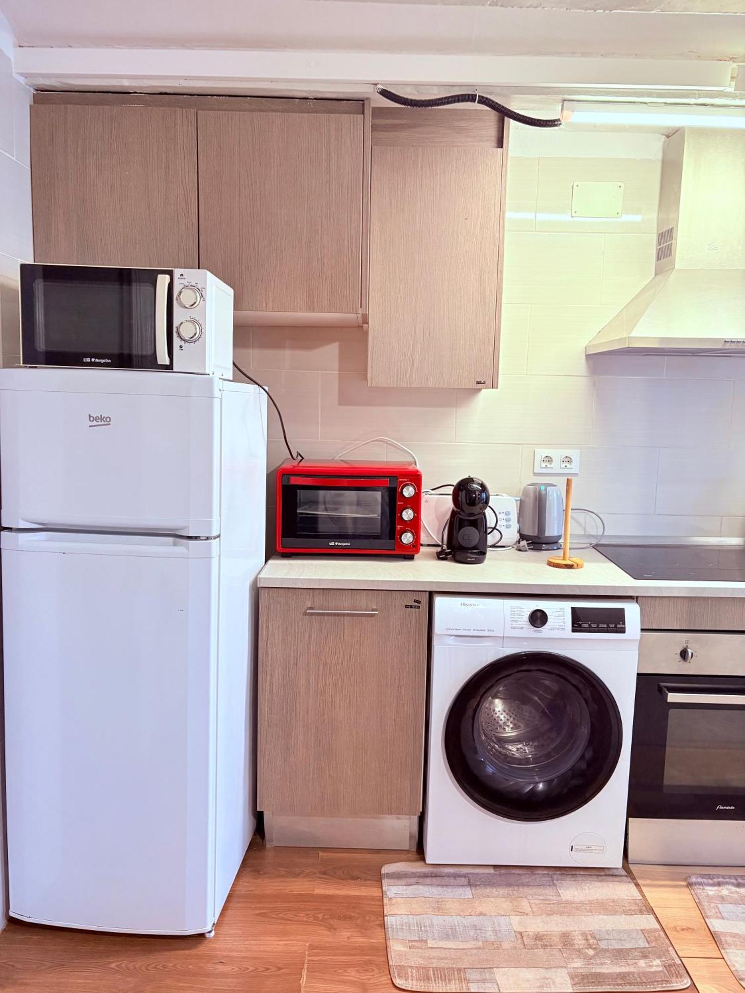 Stunning Flat For 6 People 3 Blocks From The Beach Plus Welcome Breakfast บาร์เซโลนา ภายนอก รูปภาพ