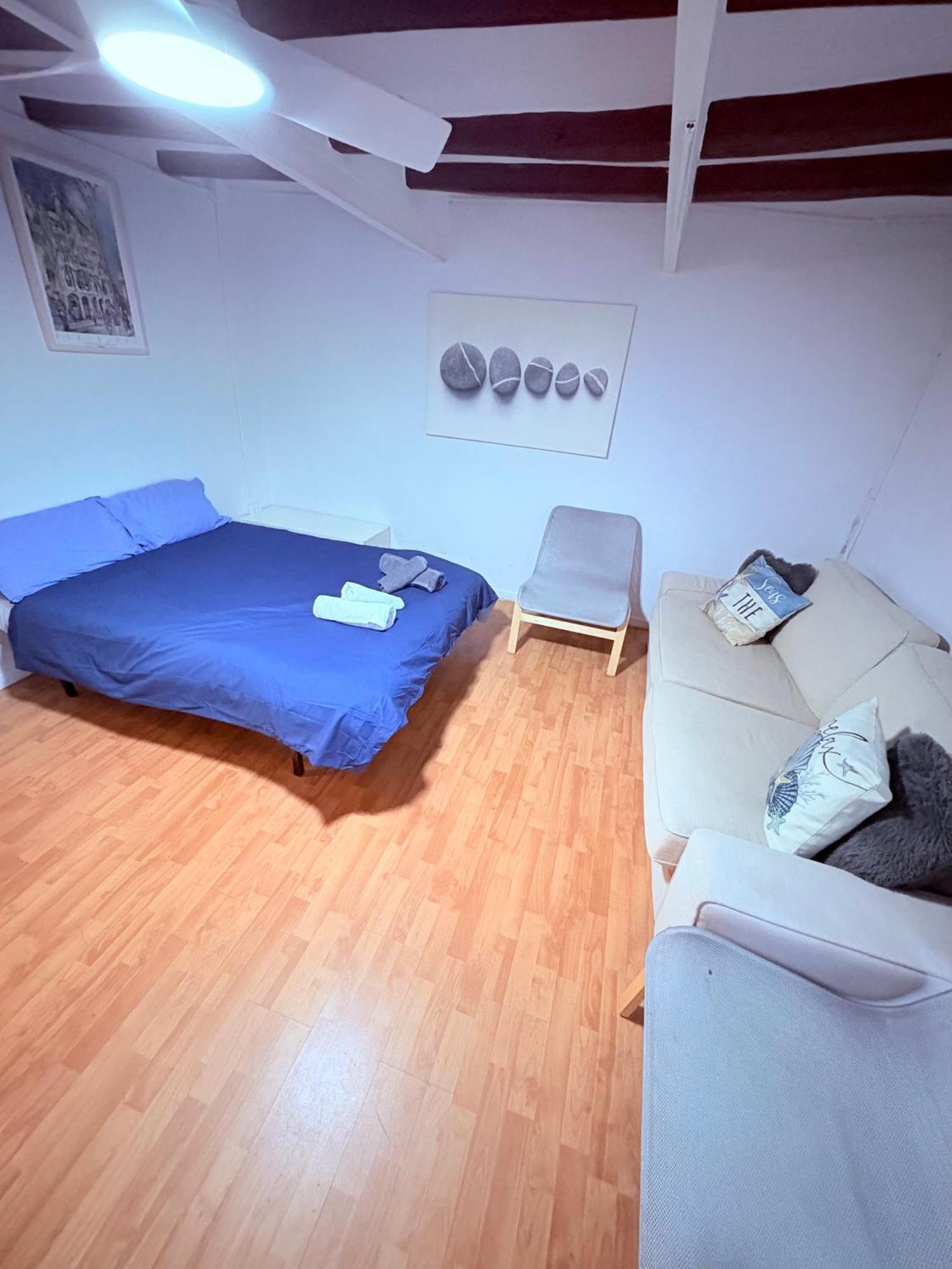 Stunning Flat For 6 People 3 Blocks From The Beach Plus Welcome Breakfast บาร์เซโลนา ภายนอก รูปภาพ