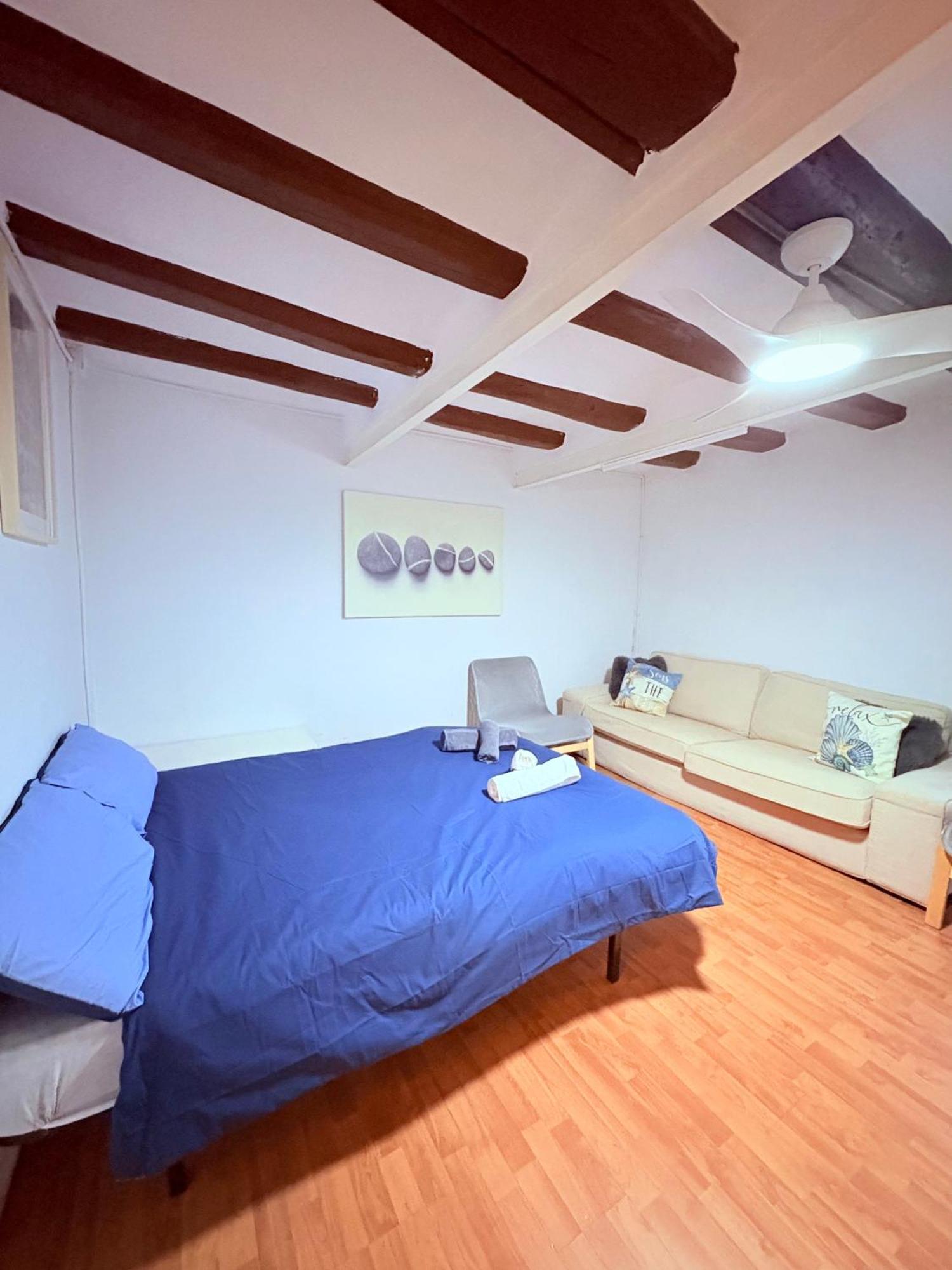 Stunning Flat For 6 People 3 Blocks From The Beach Plus Welcome Breakfast บาร์เซโลนา ภายนอก รูปภาพ