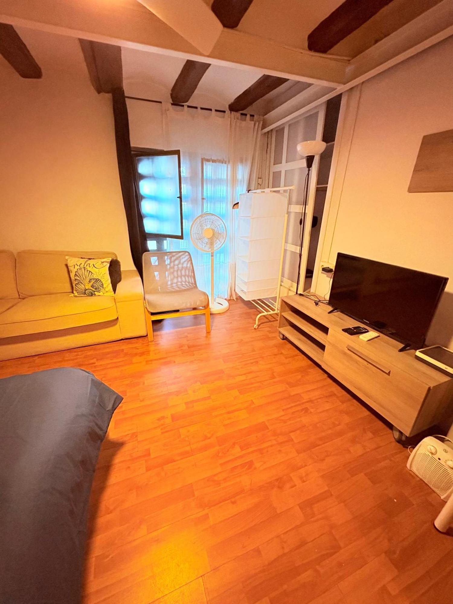 Stunning Flat For 6 People 3 Blocks From The Beach Plus Welcome Breakfast บาร์เซโลนา ภายนอก รูปภาพ