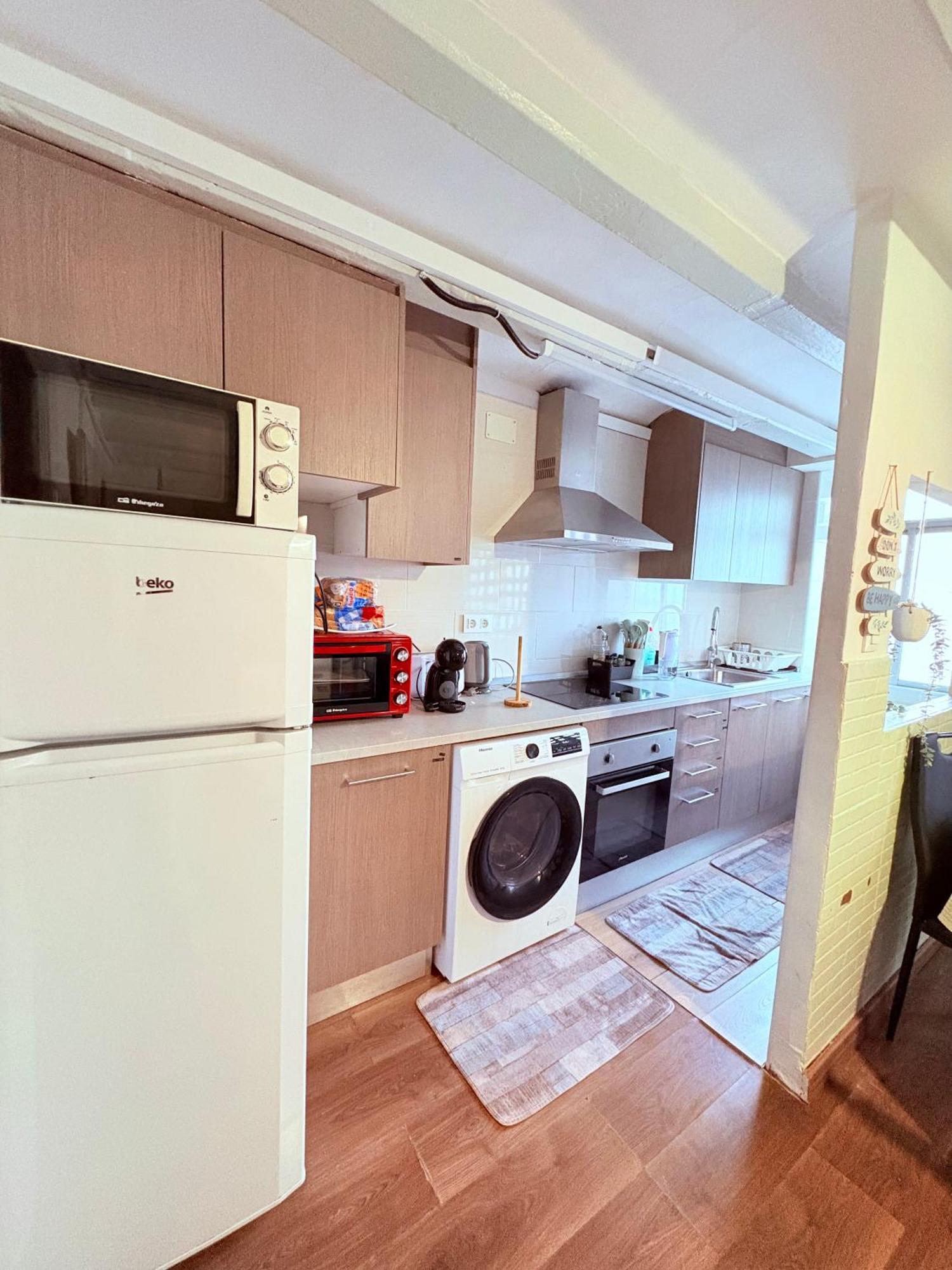 Stunning Flat For 6 People 3 Blocks From The Beach Plus Welcome Breakfast บาร์เซโลนา ภายนอก รูปภาพ