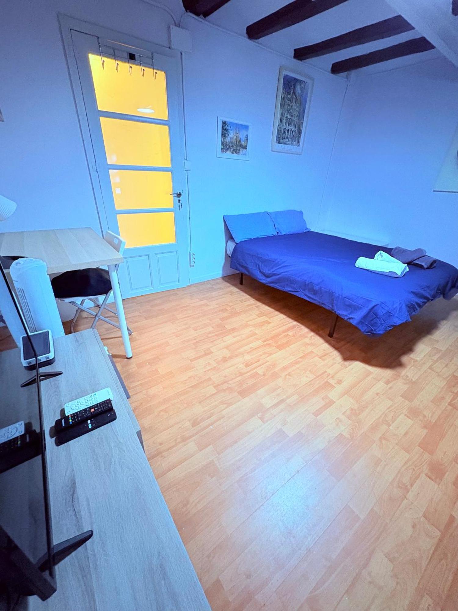 Stunning Flat For 6 People 3 Blocks From The Beach Plus Welcome Breakfast บาร์เซโลนา ภายนอก รูปภาพ