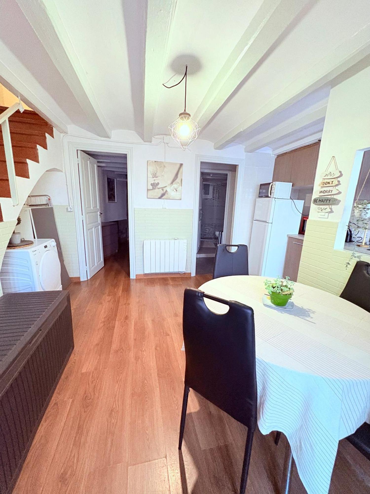 Stunning Flat For 6 People 3 Blocks From The Beach Plus Welcome Breakfast บาร์เซโลนา ภายนอก รูปภาพ