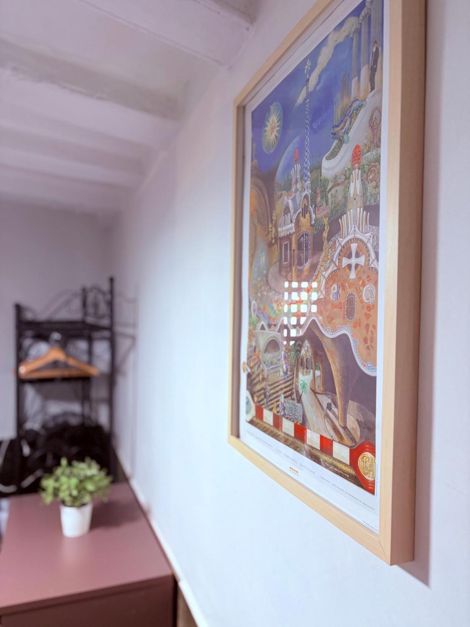 Stunning Flat For 6 People 3 Blocks From The Beach Plus Welcome Breakfast บาร์เซโลนา ภายนอก รูปภาพ