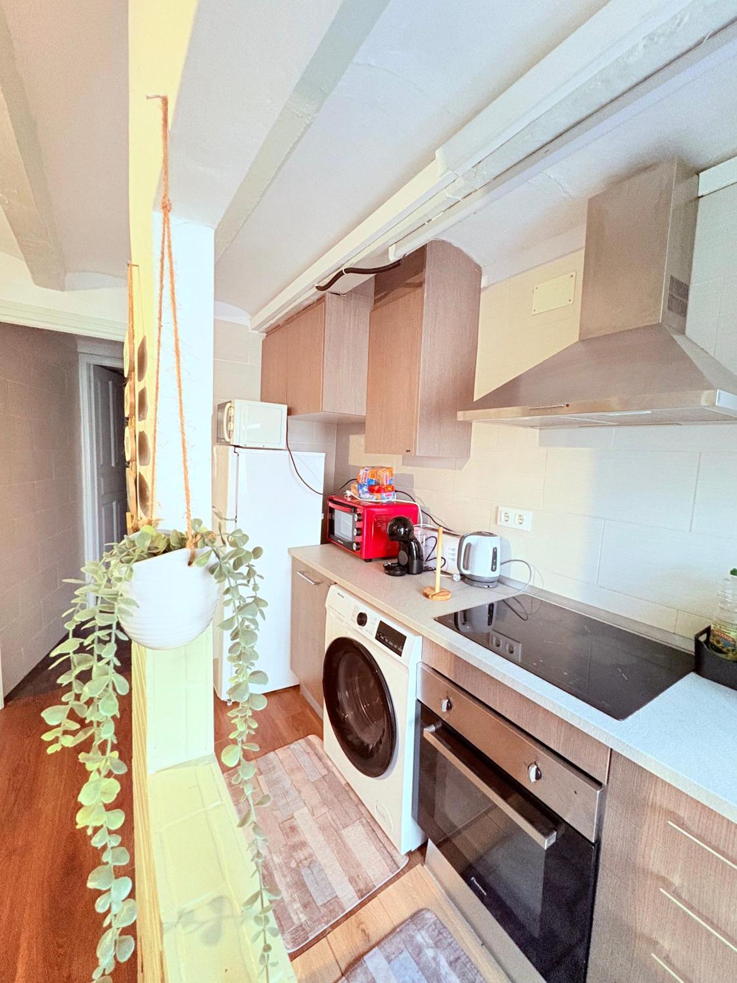 Stunning Flat For 6 People 3 Blocks From The Beach Plus Welcome Breakfast บาร์เซโลนา ภายนอก รูปภาพ