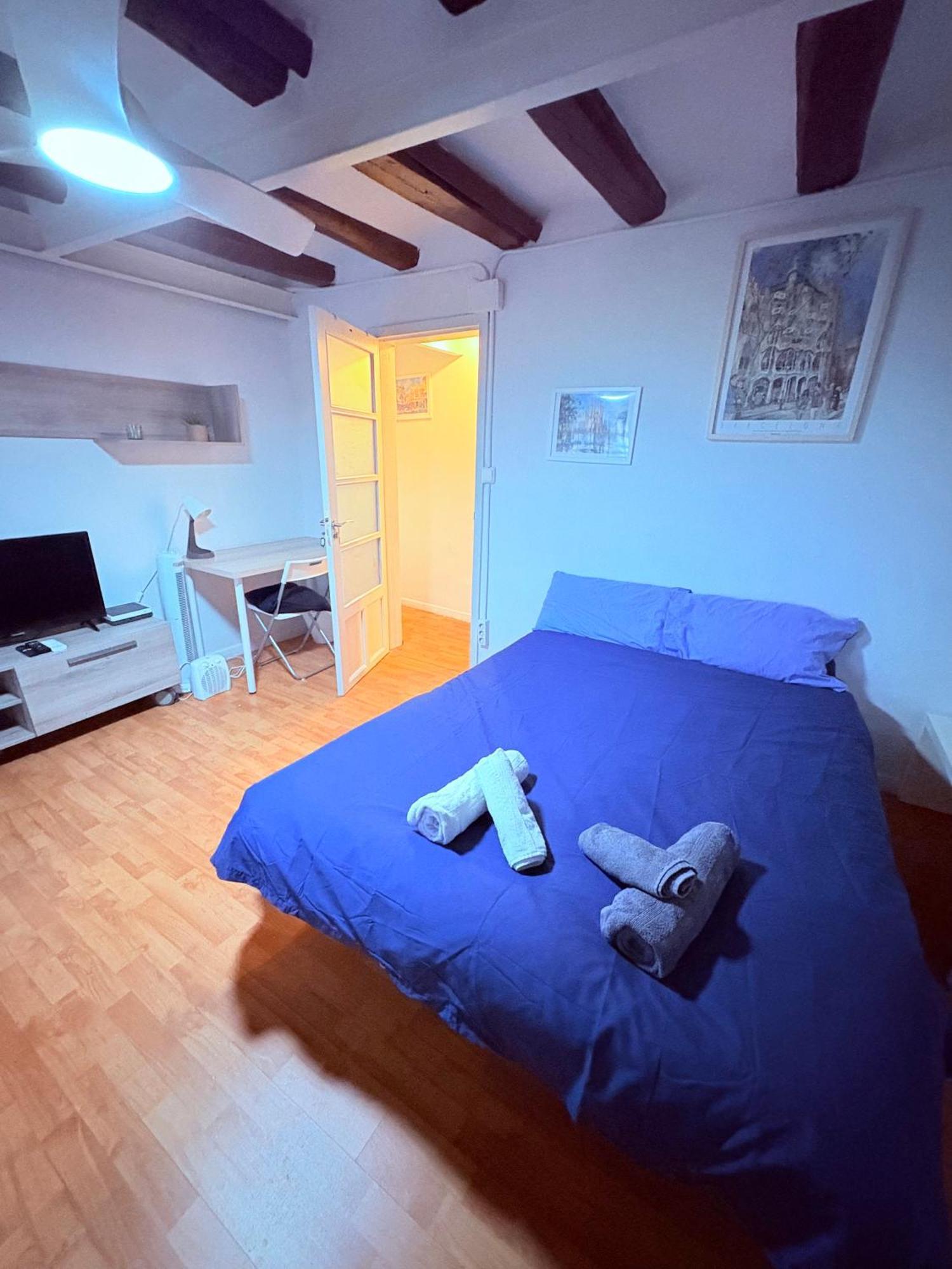 Stunning Flat For 6 People 3 Blocks From The Beach Plus Welcome Breakfast บาร์เซโลนา ภายนอก รูปภาพ